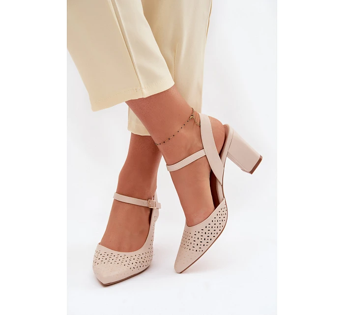 Sandále na podpätku model 226504 Vykročte štýlovo Sandále na podpätku model 226504 Vykročte štýlovo