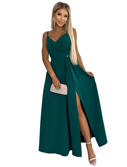CHIARA Elegantní zelené dámské dlouhé maxi šaty na ramínkách model 18829195 - numoco CHIARA Elegantní zelené dámské dlouhé maxi šaty na ramínkách model 18829195 - numoco