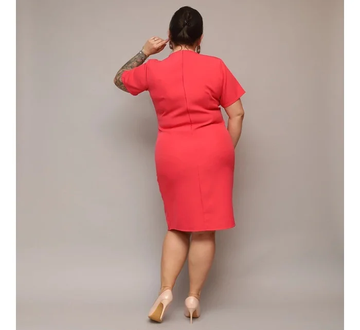 Dámske skladané obálkové šaty v koralovej farbe s dĺžkou po kolená (743)