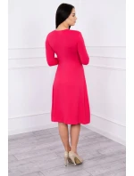 Šaty s průstřihem pod prsy fuchsiová