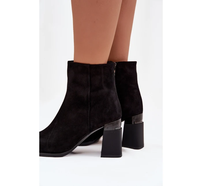 Botki Damskie Z Naturalnego Zamszu Na Słupku Ocieplane D&A CR52-718 Czarne