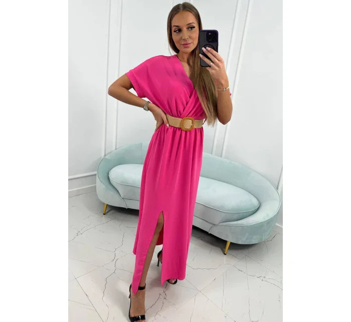 Dlouhé šaty s ozdobným páskem růžové