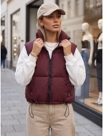 Dámska prešívaná zateplená krátka vesta v bordovej farbe FashionStreet TY5971 Dámska prešívaná zateplená krátka vesta v bordovej farbe FashionStreet TY5971