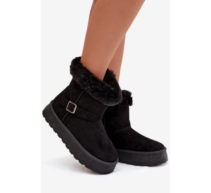 Dámské sněhule na platformě s přezkou a kožešinou Czarne model 21821891 - Boto Dámské sněhule na platformě s přezkou a kožešinou Czarne model 21821891 - Boto