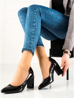 Originálne čierne lodičky dámske na širokom podpätku