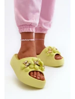 Dámske penové papuče s ozdobou na hrubej podrážke, limetkové Bremavia