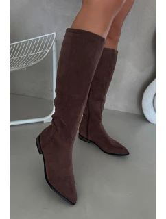 Dámské semišové kozačky na nízkém podpatku model 21848558 – hnědé - Kesi