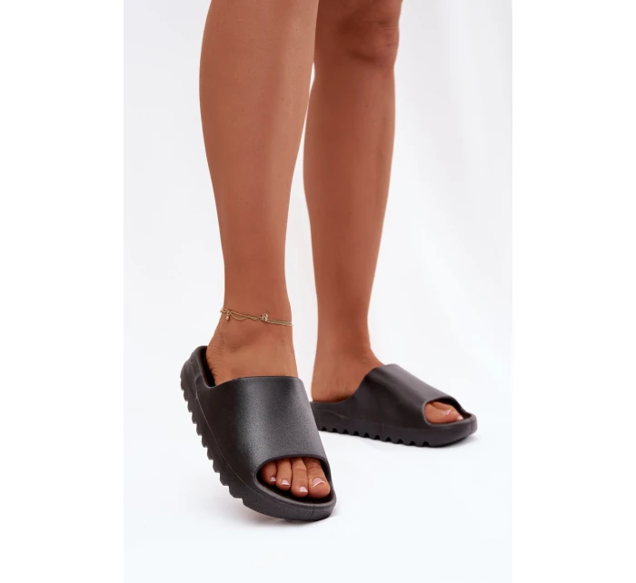 Dámské pantofle na platformě černé Olyria