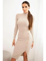 Dámská pletená šaty s rolákem a ozdobnými knoflíky béžová