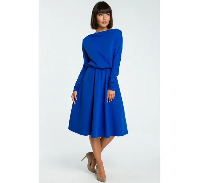 B087 Priliehavé midi šaty - kráľovská modrá