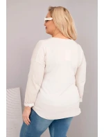 Dámska blúzka v nadmernej veľkosti s výstrihom do V a dlhším zadným dielom béžová