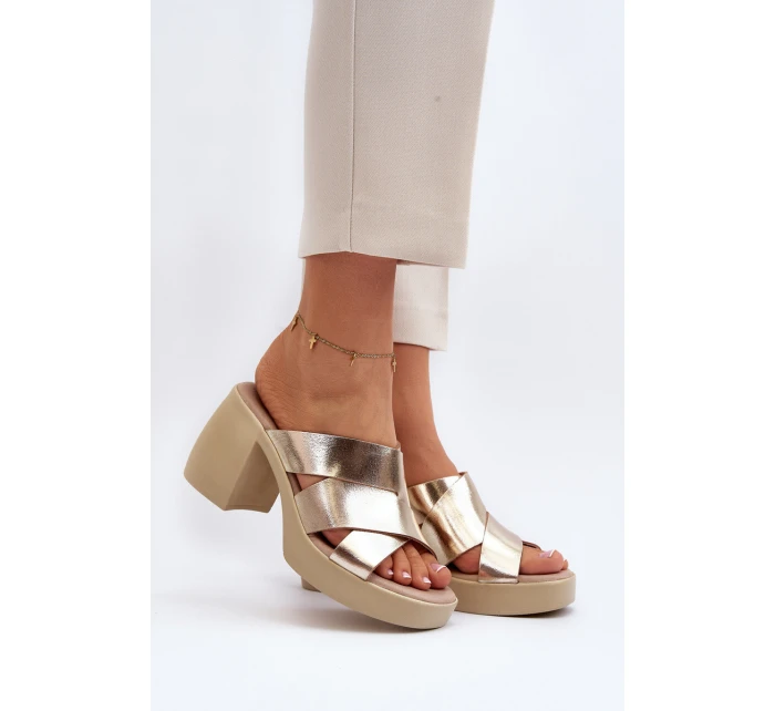 model 21647949 Kožené Klapky Na Podpatku Zlaté - Zazoo