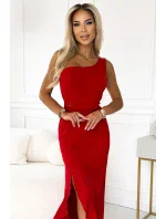 317-4 Dlhé šaty na jedno rameno s pruhmi - ČERVENÉ