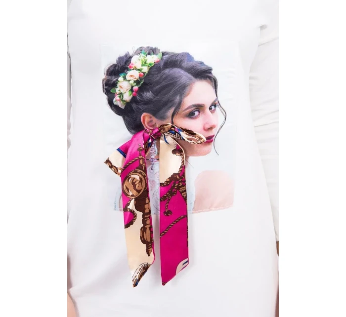 Šaty s grafickou a farebnou 3D mašľou ecru Šaty s grafickou a farebnou 3D mašľou ecru