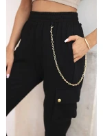 Dámske bavlnené cargo nohavice s vreckami a retiazkou čierne