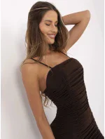 Šaty DHJ SK model 17338897 tmavě hnědá - FPrice Šaty DHJ SK model 17338897 tmavě hnědá - FPrice