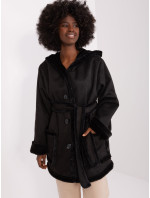 Čierny dámsky zimný kabát s vreckami