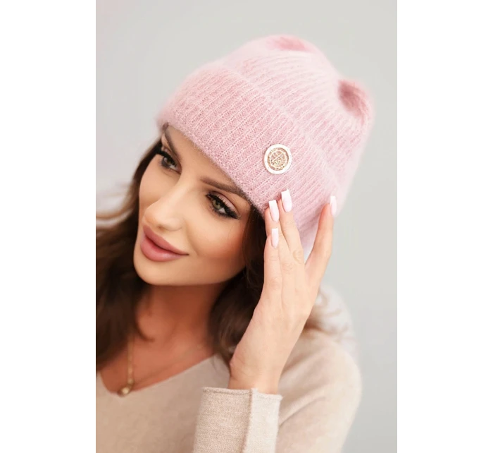 Dámska zimná čiapka kožušinová s ozdobným gombíkom púdrovo ružová Dámska zimná čiapka kožušinová s ozdobným gombíkom púdrovo ružová