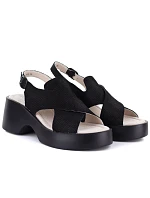 Dámske kožené sandále na platforme čierne S.Barski 7005