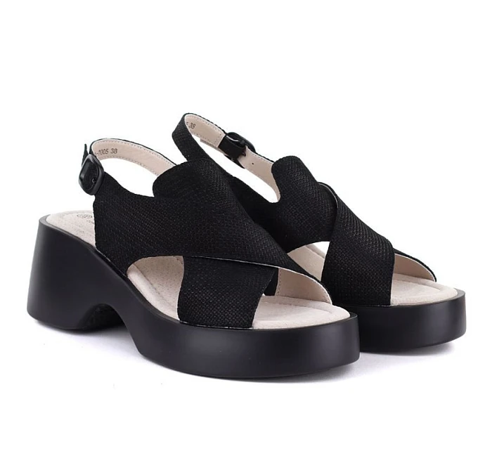 Dámske kožené sandále na platforme čierne S.Barski 7005