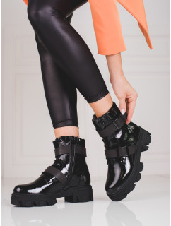 Jedinečné čierne dámske členkové topánky na plochom podpätku