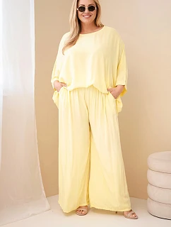 Dámský komplet Plus Size z viskózy se širokými kalhotami a halenkou žlutý
