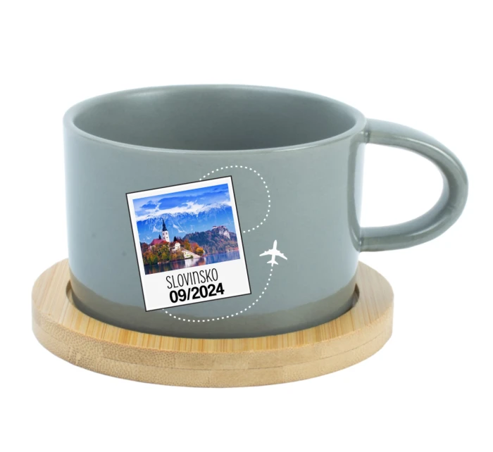 Vlastní text na cestovatelský keramický hrníček Makronka 