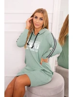 Šaty s reflexnou potlačou tmavá mentolová