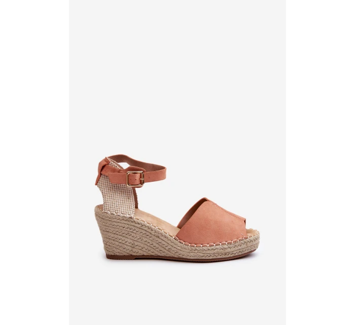 Pohodlné dámské sandály na klínu Světle růžová model 21585415 - EVENTO