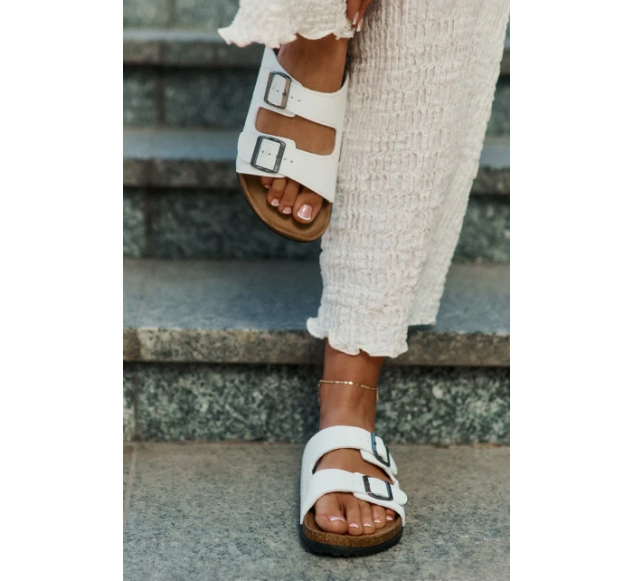 Dámské Pantofle Na Platformě S Přezkami Bílé model 21694124 - EVENTO