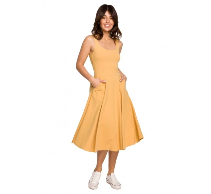 B218 Priliehavé šaty bez rukávov - čierne