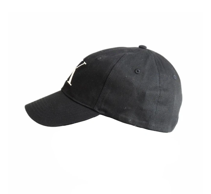 Calvin KleinCK Jeans Čiapka s remienkom čierna - LZ04G5024G-UB1 Calvin KleinCK Jeans Čiapka s remienkom čierna - LZ04G5024G-UB1