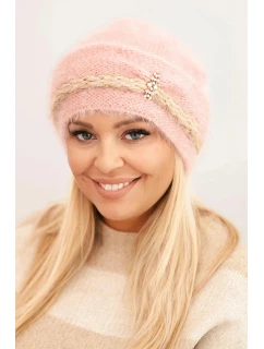 Dámska zimná kožušinová čiapka s perlami a ozdobným vzorom tmavo púdrovo ružová