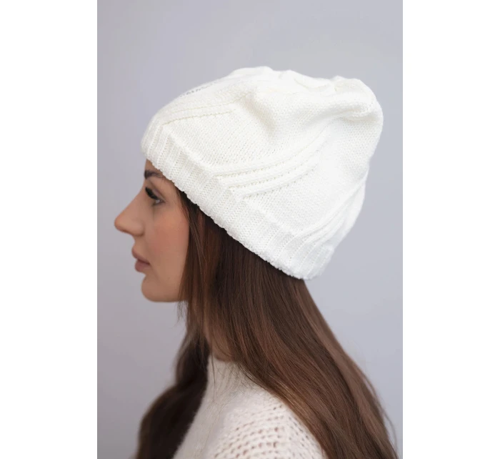 Dámská zimní vlněná čepice s ozdobnými krystalky K399 černá