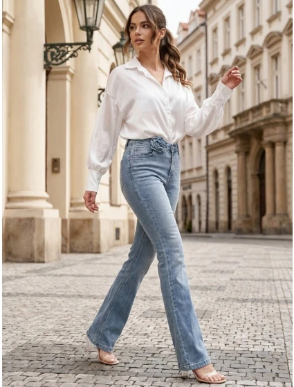 Dámské džínové kalhoty s květinou modré Dstreet model 21988231 - FashionStreet Dámské džínové kalhoty s květinou modré Dstreet model 21988231 - FashionStreet