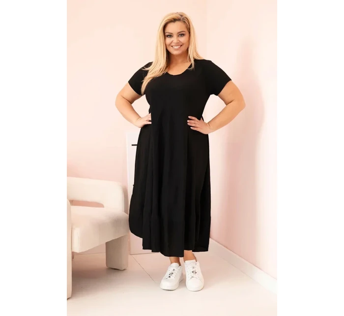 Dámské šaty plus size s krátkým rukávem a volánem z lehké viskózy černá Dámské šaty plus size s krátkým rukávem a volánem z lehké viskózy černá
