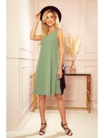 VICTORIA dámské trapézové šaty v olivové barvě model 15133117 - numoco VICTORIA dámské trapézové šaty v olivové barvě model 15133117 - numoco