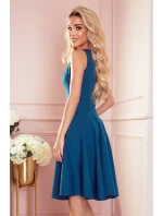 Rozšířené dámské šaty v mořské barvě s výstřihem ve tvaru srdce model 17290076 - numoco Rozšířené dámské šaty v mořské barvě s výstřihem ve tvaru srdce model 17290076 - numoco