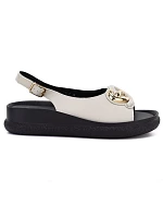 Dámske kožené sandále na platforme béžovej farby S.Barski 61-6047