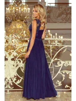 Dlhé tmavo modré dámske šaty bez rukávov s vyšívaným výstrihom model 6369438 Dlhé tmavo modré dámske šaty bez rukávov s vyšívaným výstrihom model 6369438