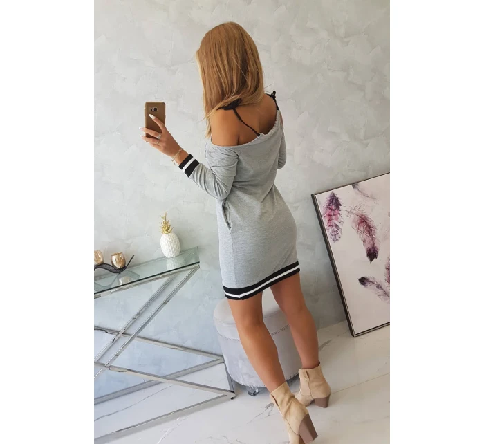 Šedé šaty Tres Chic