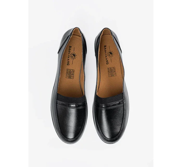 Módne dámske čierne topánky na klinoch Módne dámske čierne topánky na klinoch