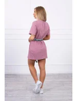 Šaty s ozdobným páskem tmavě růžové Šaty s ozdobným páskem tmavě růžové