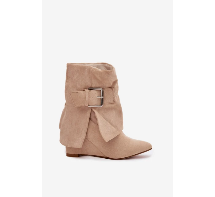 Topánky na podpätku model 217186 Krok vo veľkom štýle Topánky na podpätku model 217186 Krok vo veľkom štýle