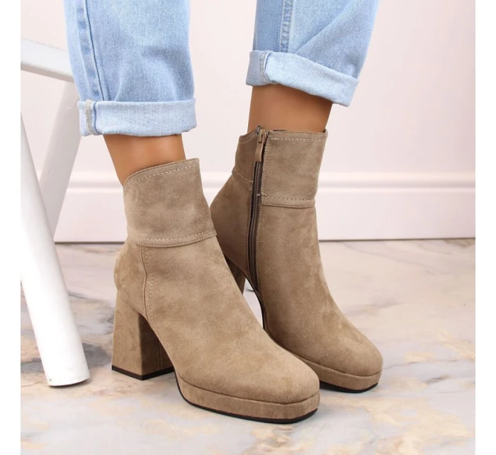 Dámske zateplené semišové čižmy na podpätku W SAN24B béžové - M.Daszynski Dámske zateplené semišové čižmy na podpätku W SAN24B béžové - M.Daszynski