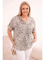 Dámská bavlněná halenka Plus Size s krátkým rukávem a ozdobným knoflíkem tmavě béžová