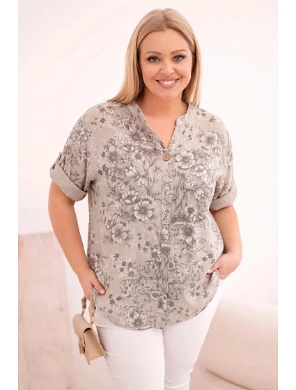 Dámská bavlněná halenka Plus Size s krátkým rukávem a ozdobným knoflíkem tmavě béžová