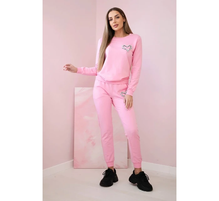 Dámska bavlnená súprava s ozdobnými srdiečkovými cukríkmi ružovej farby Dámska bavlnená súprava s ozdobnými srdiečkovými cukríkmi ružovej farby