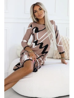 577-1 Svetrové trapézové šaty s čipkou - béžové s čiernym a bielym vzorom