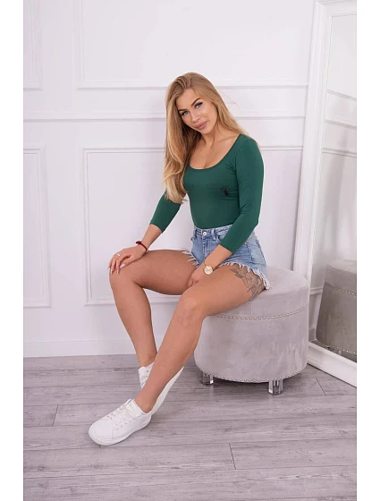 Tělová halenka s potiskem pistole zelené barvy